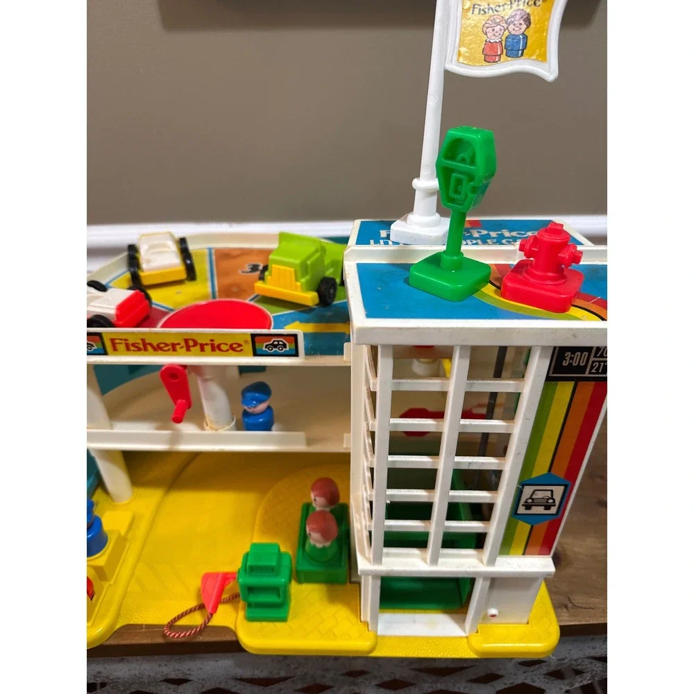 Vintage Fisher Price Little People Garage 2504 Play Family Service Center 1970s